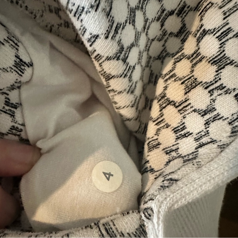 Lululemon Scuba Hoodie III Dottie Eyelet White Black Grey Sz 4 Fleece Activewear - Picture 14 of 14